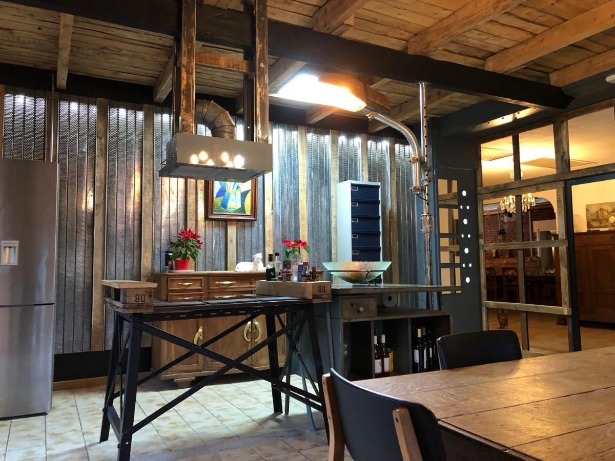 Appartement Style Loft Industrielle De 250M2 Лонгви Экстерьер фото